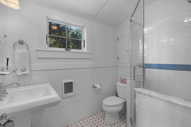 Building Photo - 912 Peconic Bay Blvd