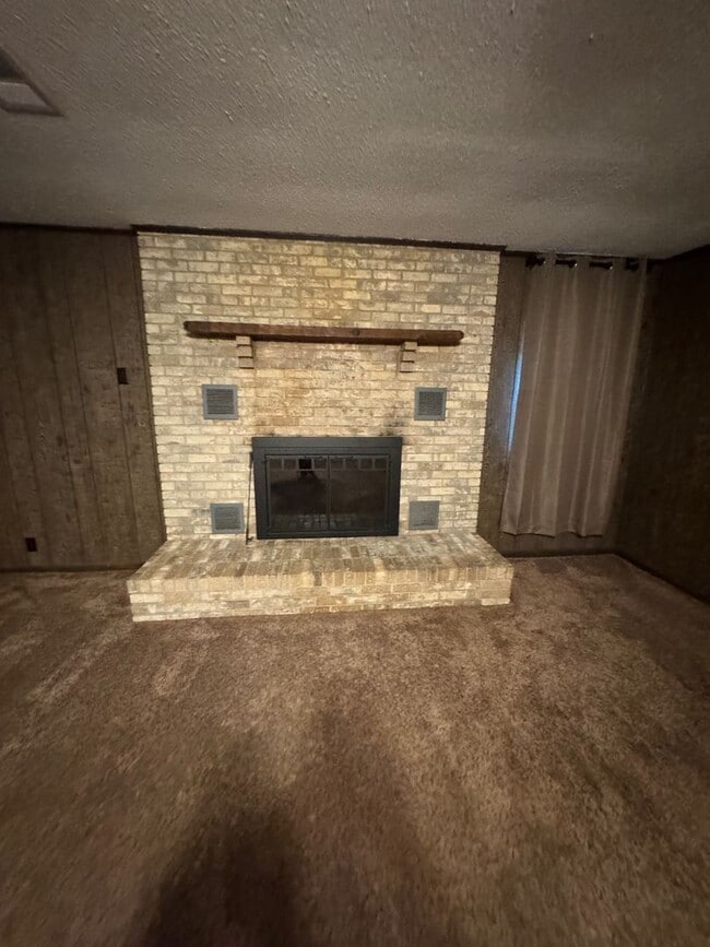 Building Photo - 2806 Hurricane Lake Rd