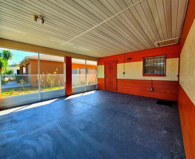 Building Photo - 2413 E 38th Ave