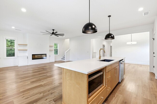Building Photo - Custom Home in Seagate | 4 Bedrooms • 3 Bathrooms • Minutes to Wrightsville Beach