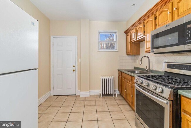 Building Photo - 1929 W Sparks St