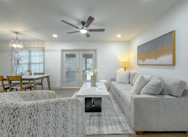 Building Photo - 2059 Little River Ln