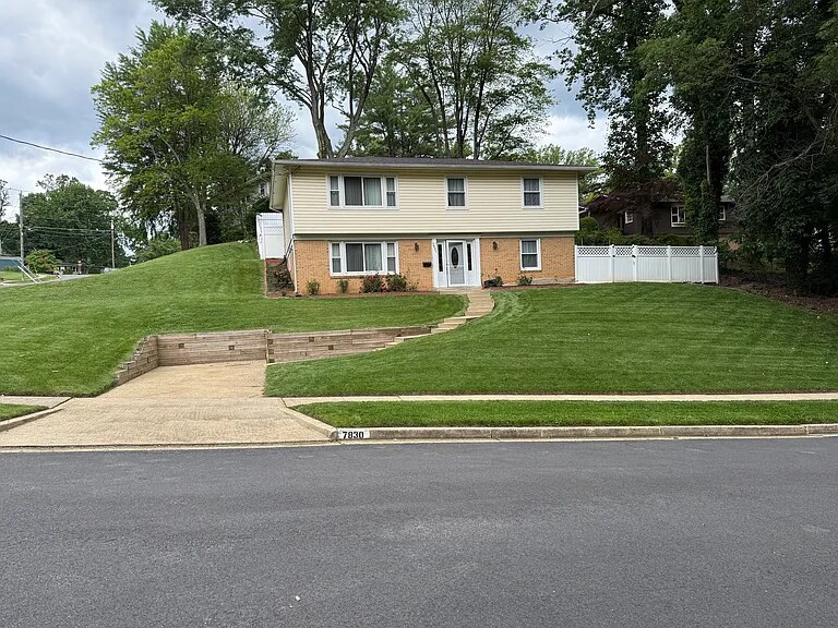 Primary Photo - 7830 Brompton St