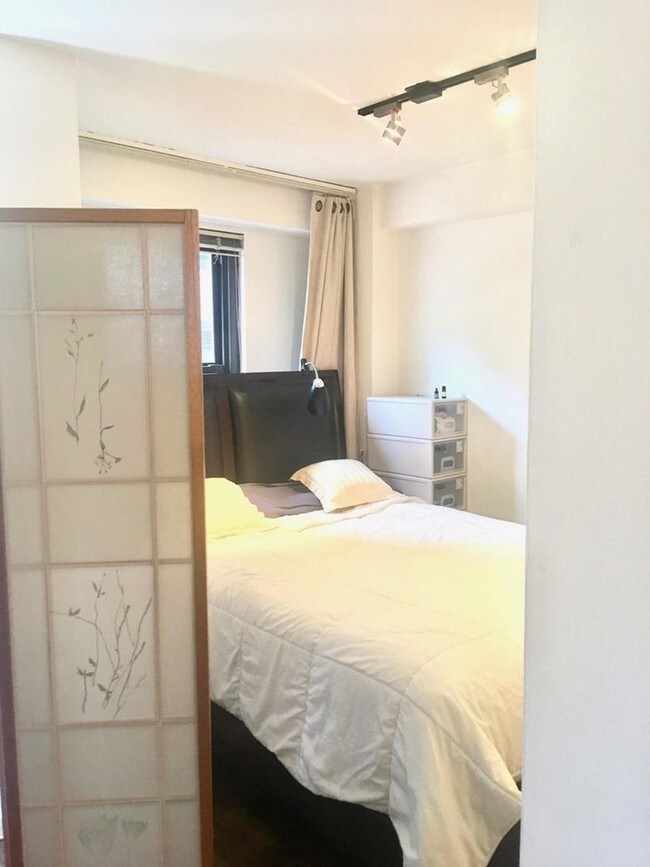 Building Photo - 220 East 57th Street