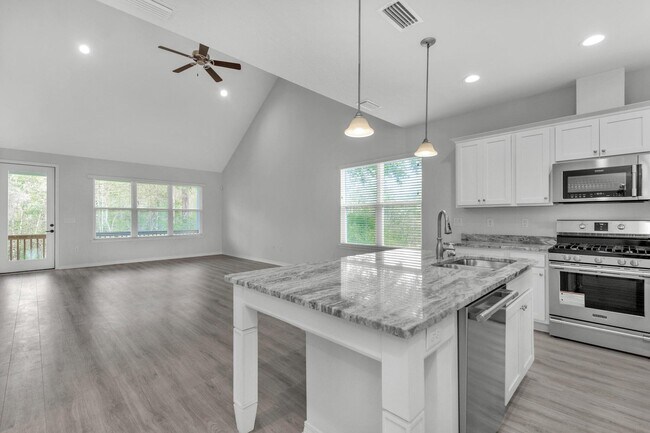 Building Photo - 303 Key Lime Pl