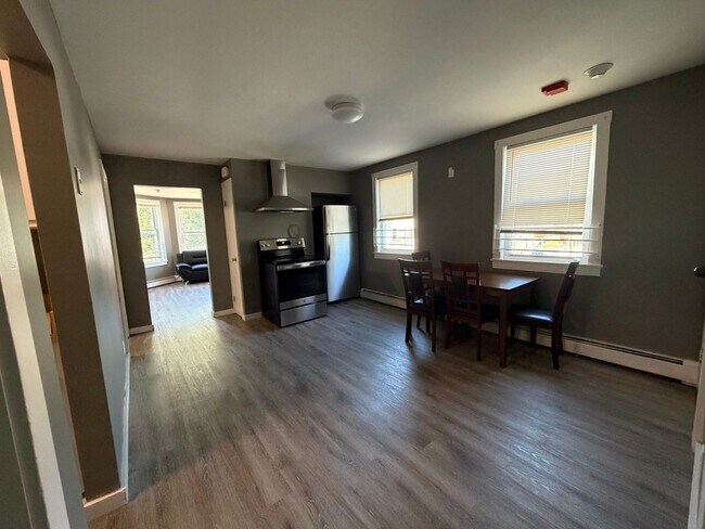 Building Photo - 9-15 Riverview Place-11 3rd Floor