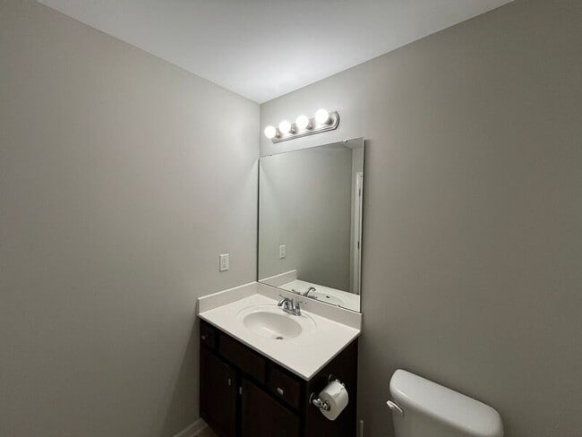 Building Photo - 310 Princess Pl