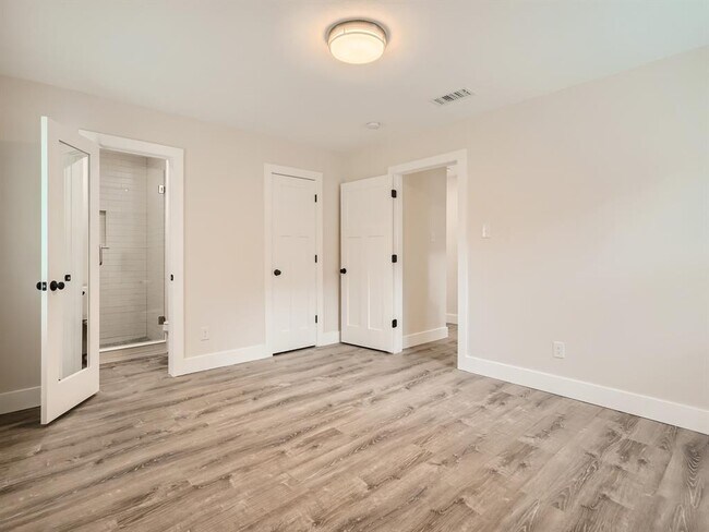 Building Photo - 5804 Eureka Dr