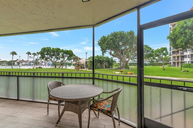 Building Photo - 899 Jeffery St