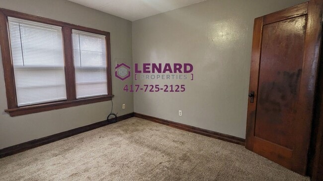 Building Photo - Cozy 2 Bedroom Home!