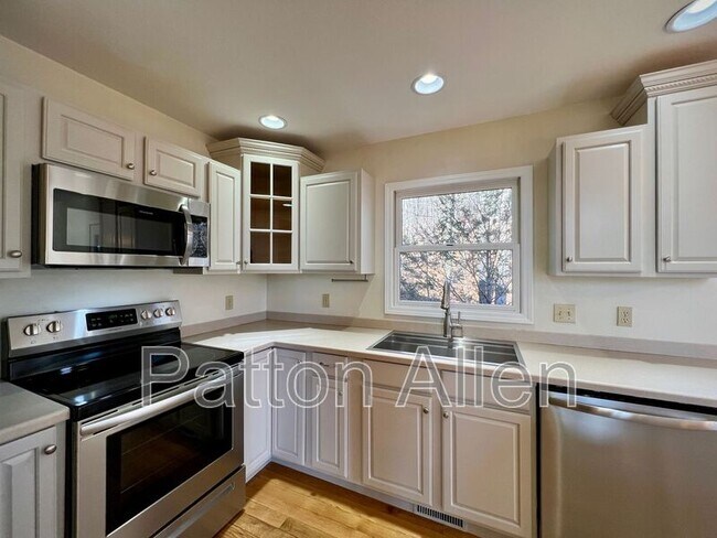 Building Photo - 212 Appleton Dr