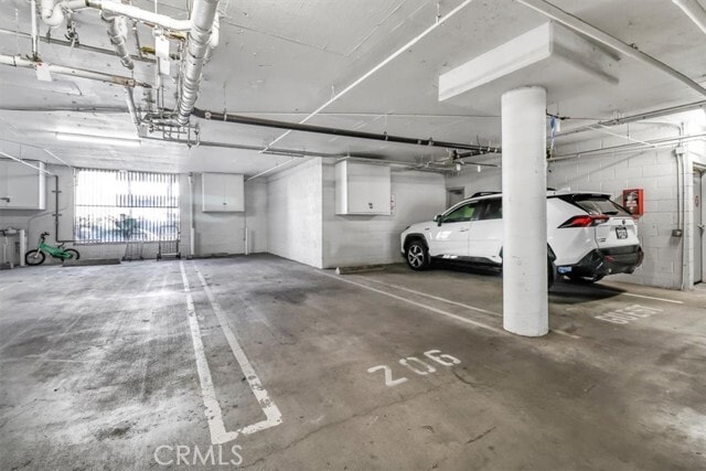 Building Photo - 10650 Kinnard Ave