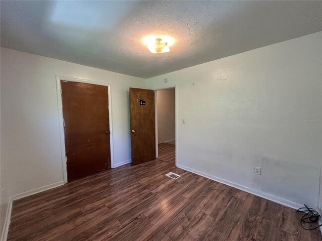 Building Photo - 2614 SW 31st Pl