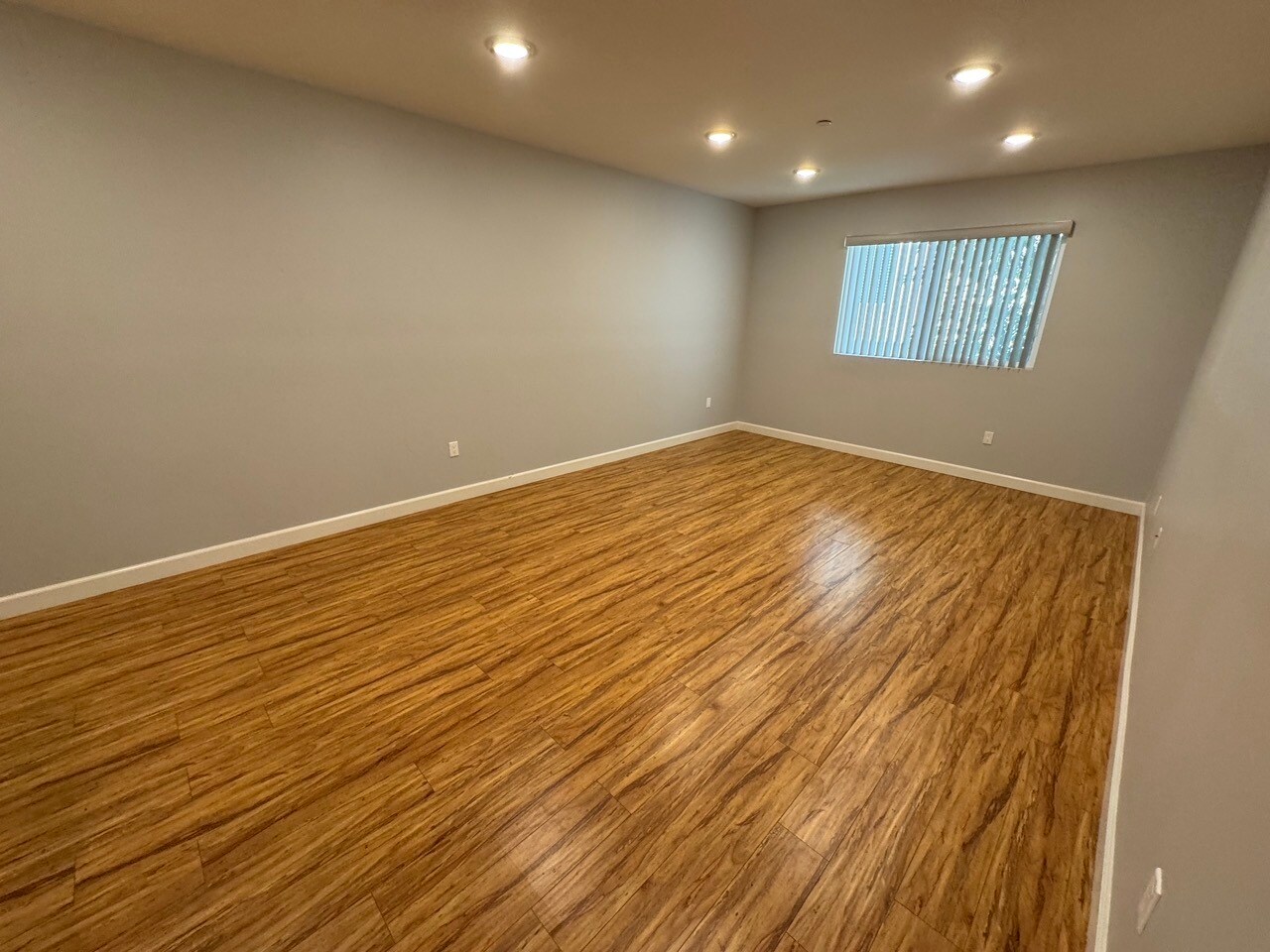 Building Photo - 6718 Sylmar Ave