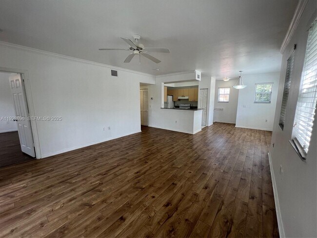 Building Photo - 2406 Centergate Dr