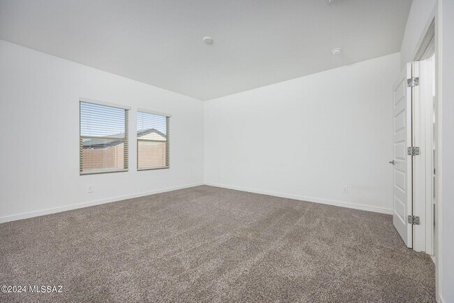 Building Photo - 12490 W Gini Ln