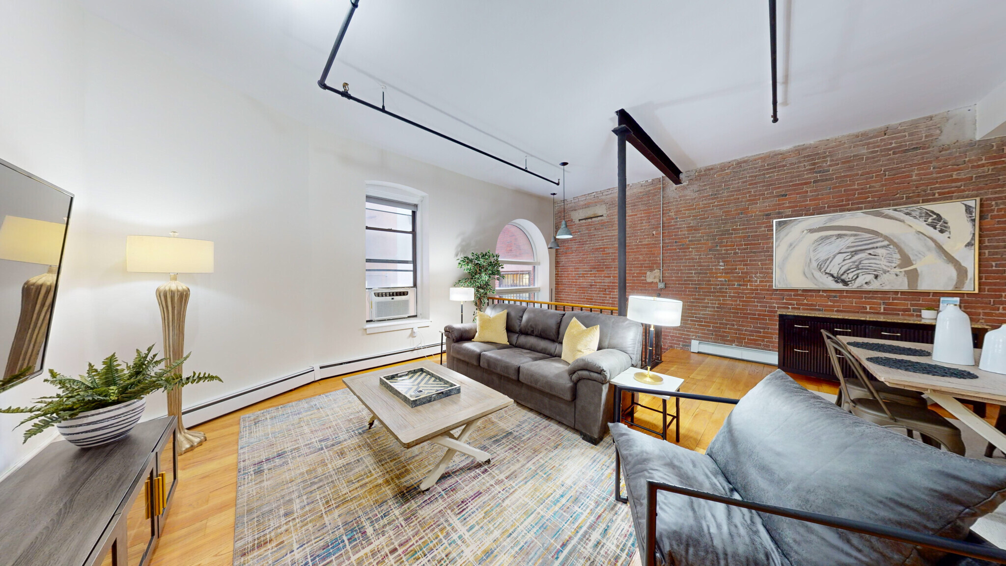 Apt 1D - 13 Stanhope St