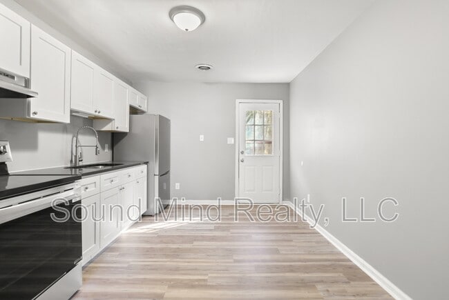 Building Photo - 1401 Sportsman Trail