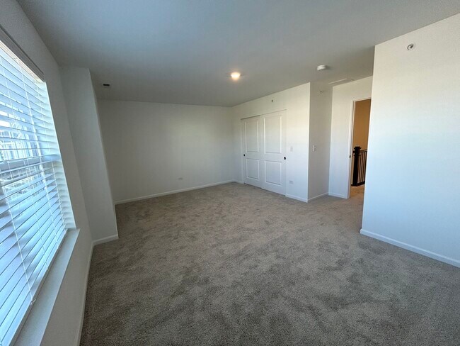 Building Photo - 612 Cassia Ct