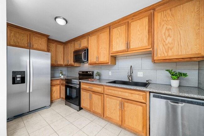 Building Photo - 6653 Wanda Ln