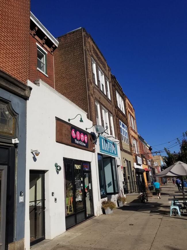 Building Photo - Beautiful 2-bedroom 1 bath is located in booming Brewery Town