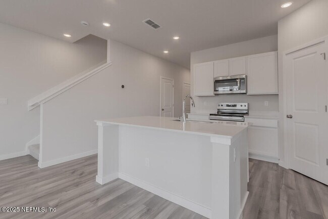 Building Photo - 179 Brazil Nut Cir