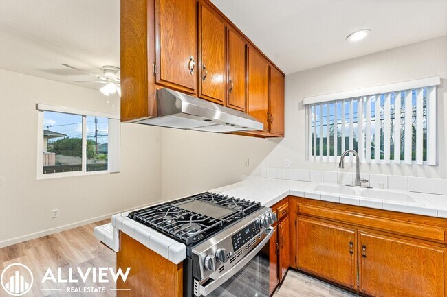 Building Photo - 7572 Amazon Dr