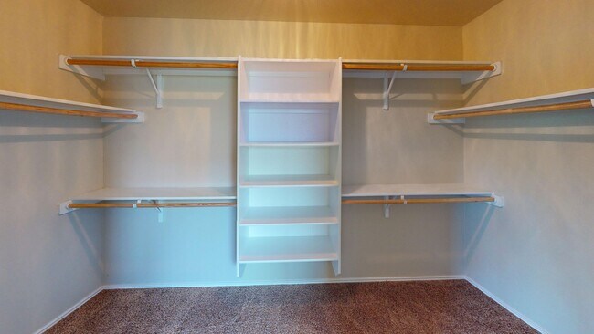 Building Photo - Pre-Holiday Move-In Special!!! Wonderful 3 Bedroom, 2 Bath Home in Highly Desirable Splawn Ranch ...