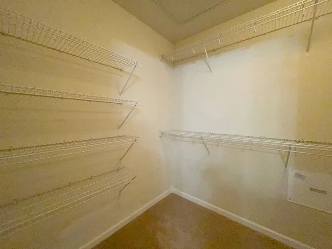 Building Photo - Spacious 2 Bed, 2 Bath + Office Townhome with Attached Garage | Broadlands Community