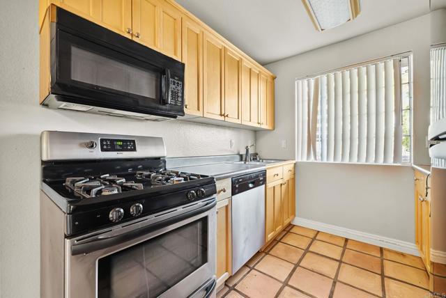 Building Photo - 4775 Seminole Dr