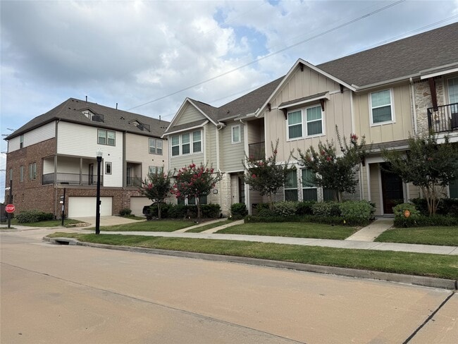 Building Photo - 18225 Crystal Knoll Dr