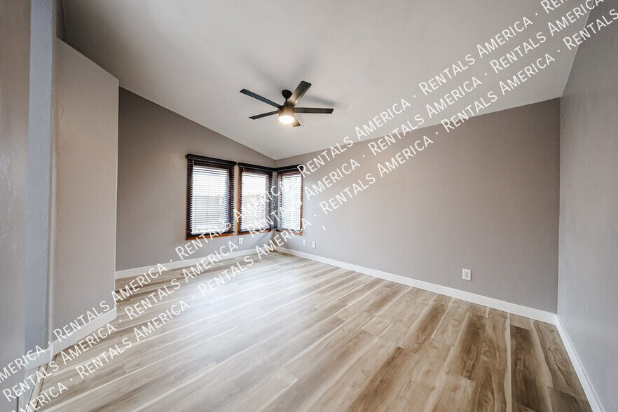 Building Photo - 133 W Muriel Dr