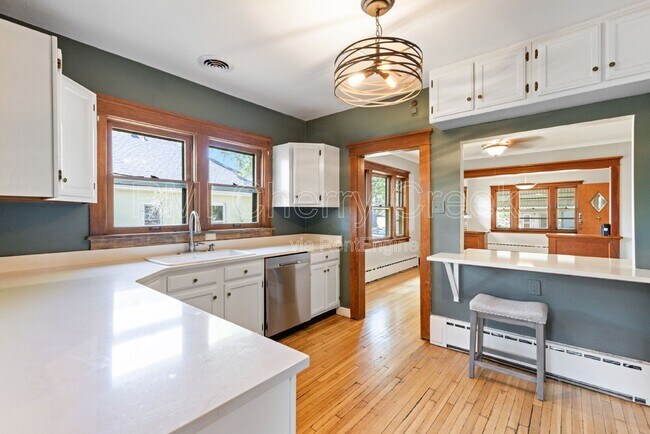 Building Photo - 4360 Winona Ct