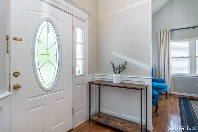 Building Photo - 30 Hickory Hill