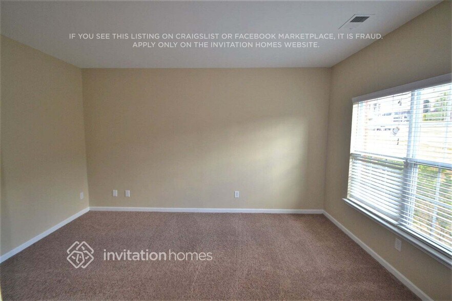 Building Photo - 4968 Locherby Dr