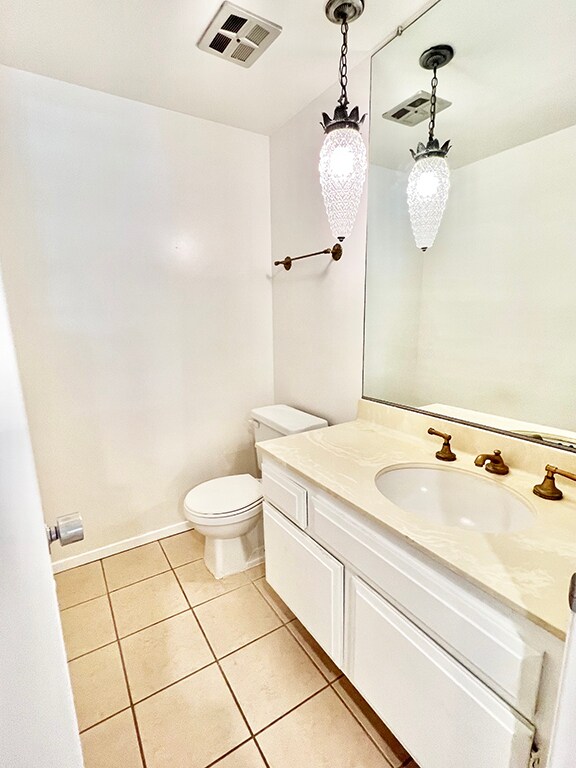 powder room - 441 N Oakhurst Dr