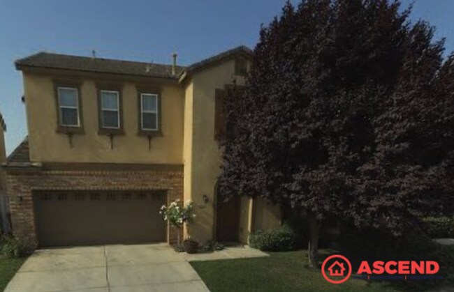 Primary Photo - 4 Bedroom Home Located in Gated Community!