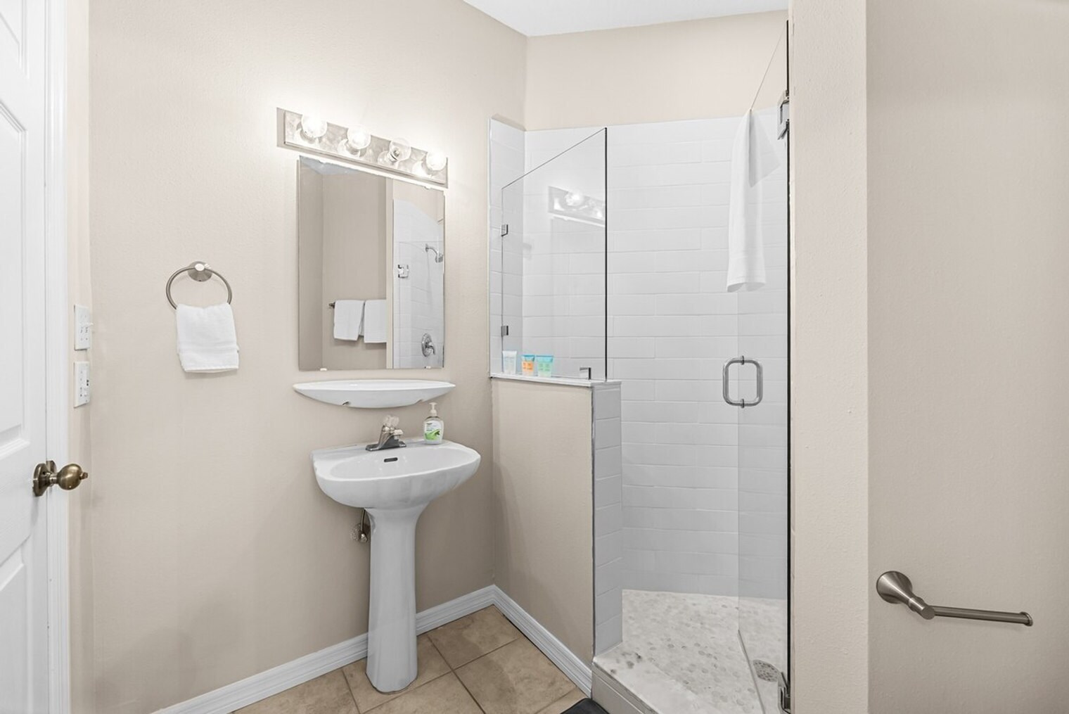 Building Photo - 9906 Perfect Dr