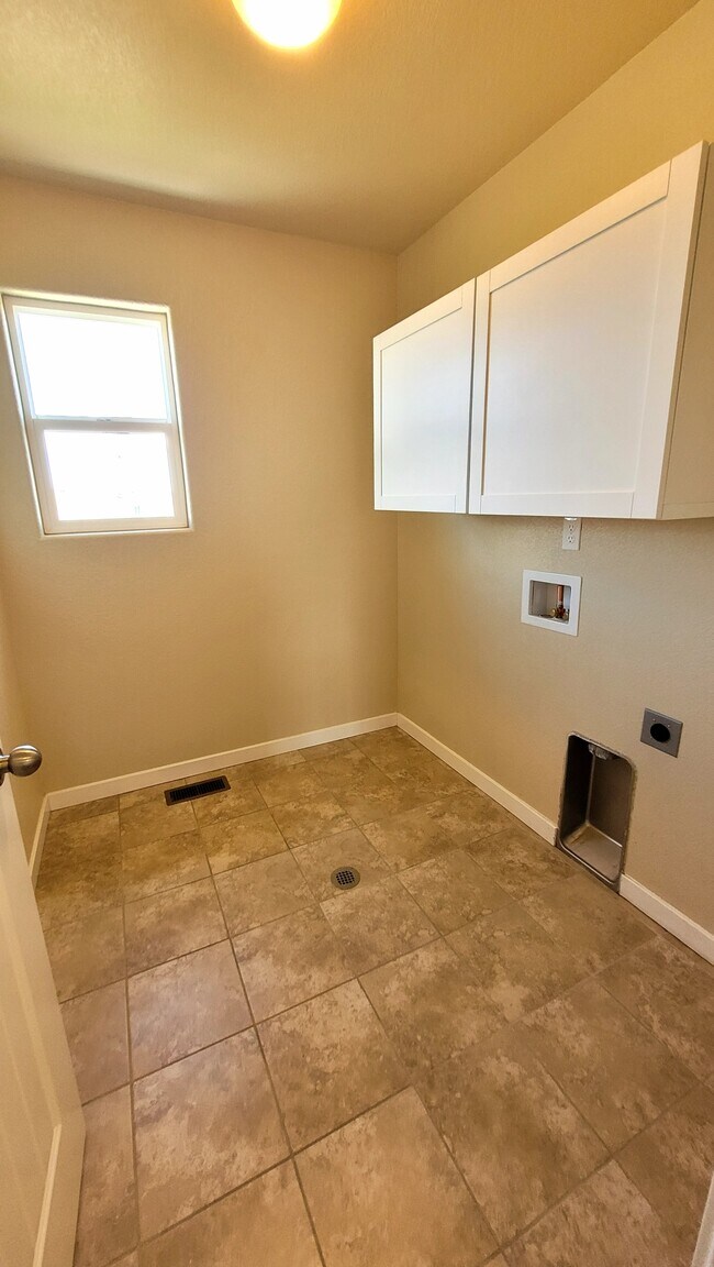 Building Photo - 11309 Scenic Brush Dr