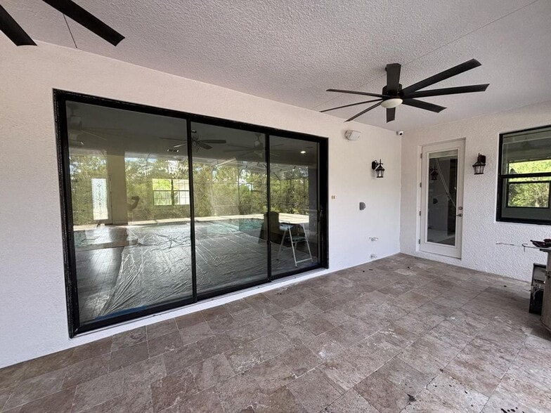 Building Photo - 14333 Bella Ln