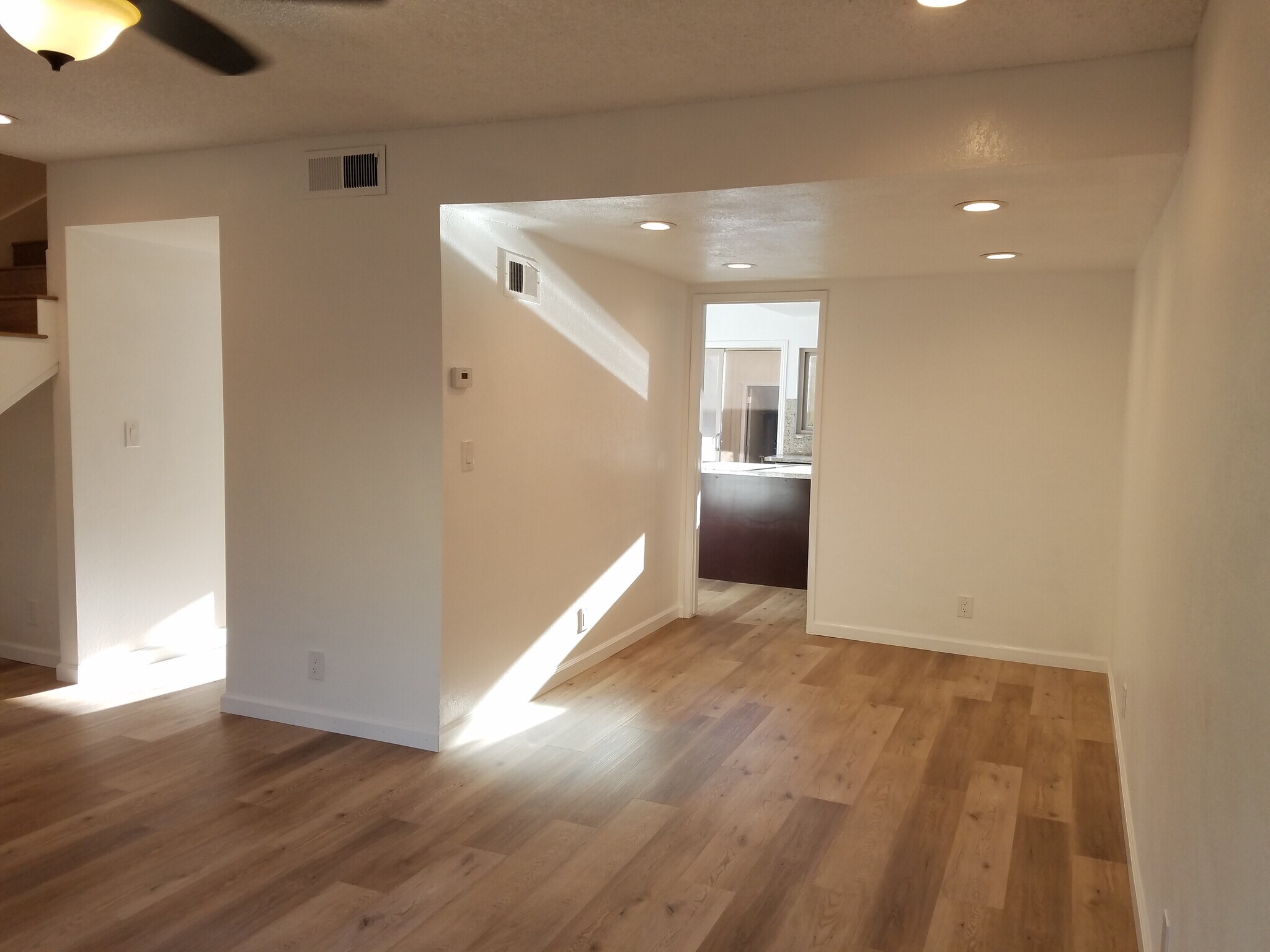 Building Photo - 792 Ferndale Ct