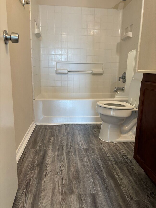 Building Photo - Xtra Large 3 Bedroom in Keller ISD