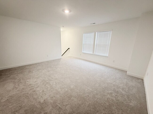 Building Photo - 891 Norfolk Ln