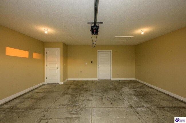 Building Photo - 100 Radford Ct