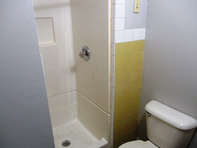 Building Photo - 704 W Mulberry St