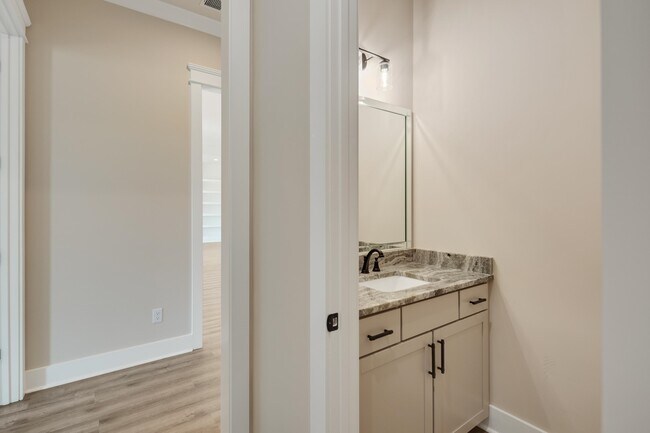 Building Photo - 5056 Jon Oak Dr