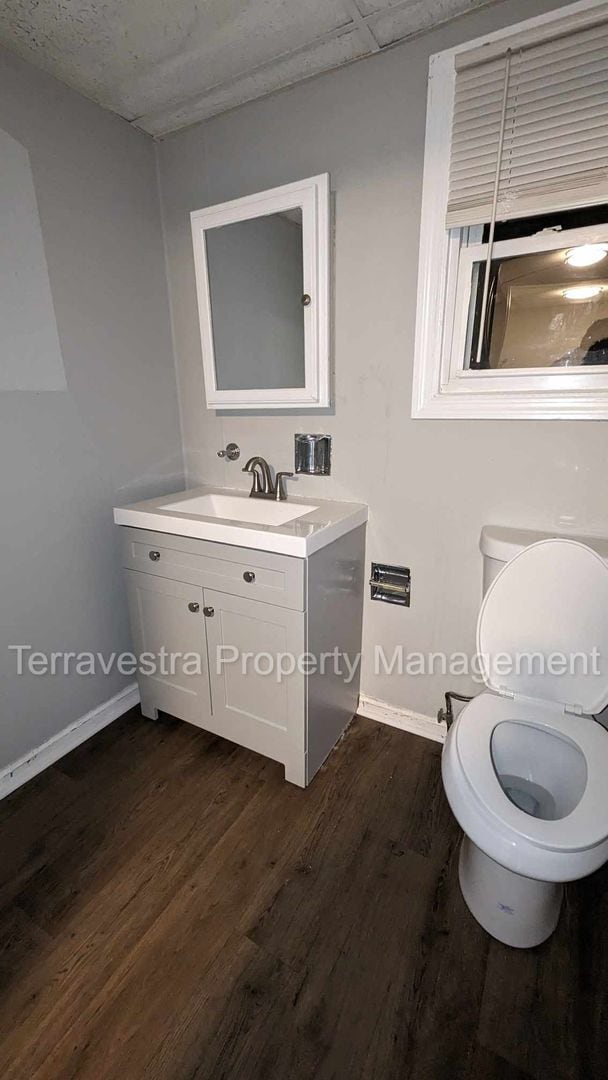 Building Photo - Lovely 3 Bedroom Home! Eligible for $500 S...