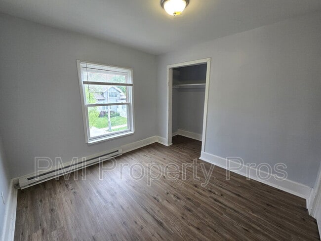 Building Photo - 2660 N 37th St