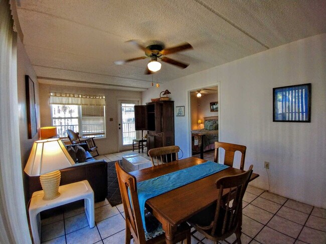 Building Photo - 115 E Coronado Dr