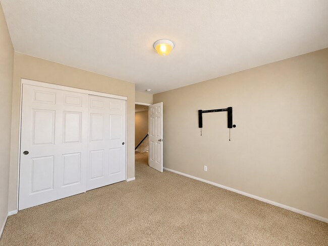 Building Photo - Beautiful Heritage Lake 3 Bedroom+ House for rent